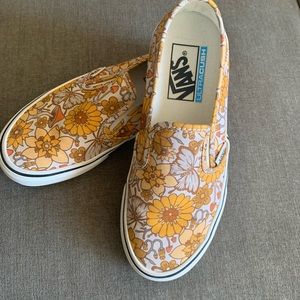 Retro Slip-on Vans shoes. Perfect for Spring/Summer.